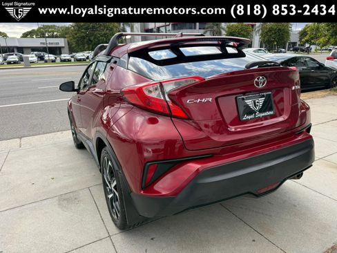 Used 2018 Toyota C-HR XLE FWD image 5
