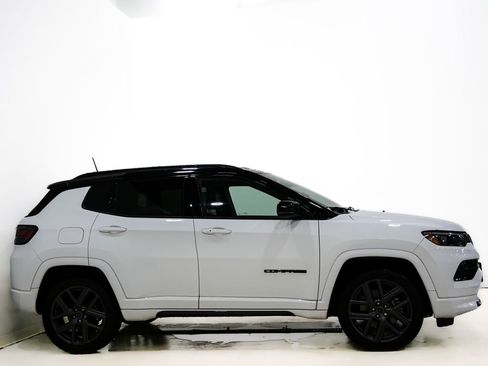 Used 2025 Jeep Compass Limited w/ High Altitude Package AWD/4WD image 5