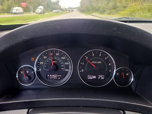 Used 2010 Jeep Grand Cherokee Laredo image 30