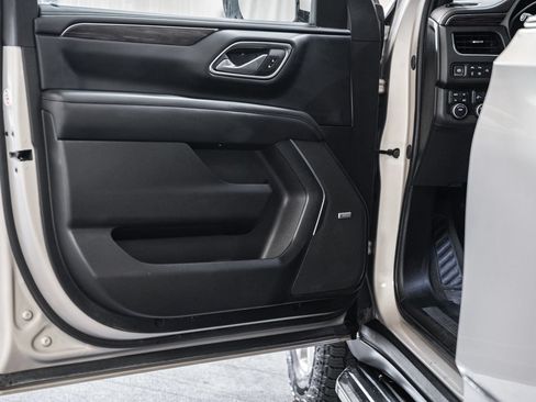 Used 2024 Chevrolet Tahoe LT w/ Luxury Package AWD/4WD image 44