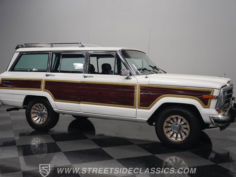 Used 1988 Jeep Grand Wagoneer image 18