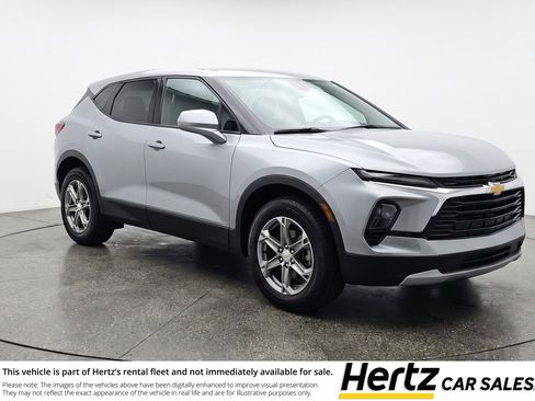 Used 2025 Chevrolet Blazer LT image 1
