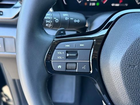 Used 2025 Honda Pilot Touring image 15