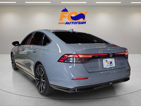 Used 2024 Honda Accord Touring image 2