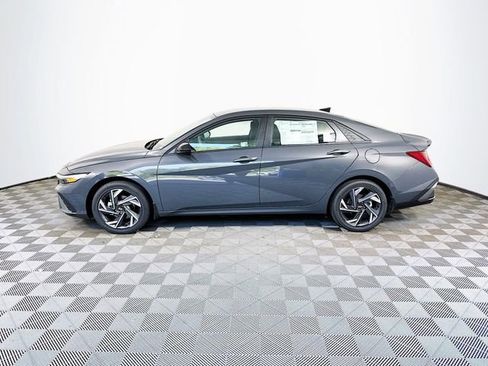 New 2025 Hyundai Elantra SEL FWD image 5