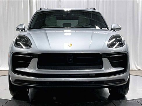 New 2026 Porsche Macan image 10