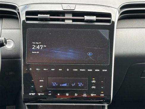 Used 2024 Hyundai Tucson Limited image 30