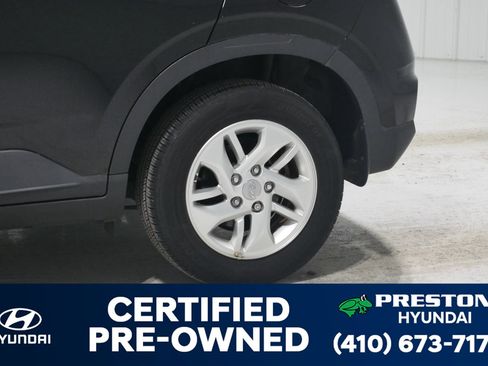 Used 2020 Hyundai Venue SEL image 26
