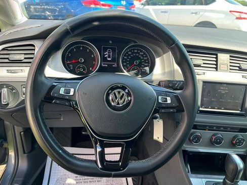 Used 2017 Volkswagen Golf S FWD image 19