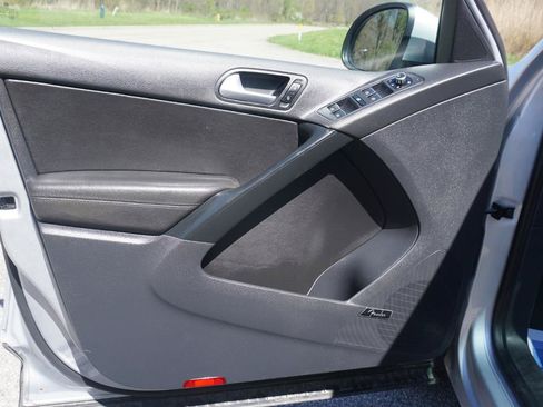 Used 2015 Volkswagen Tiguan SEL FWD image 15
