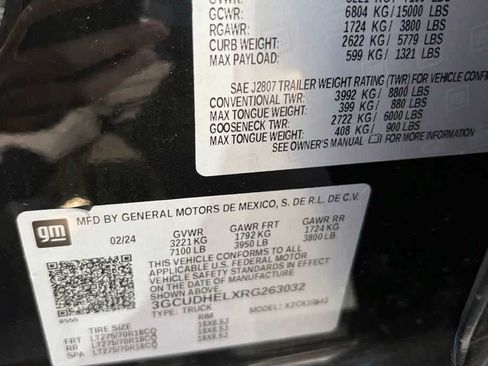 Used 2024 Chevrolet Silverado 1500 ZR2 w/ Technology Package AWD/4WD image 9