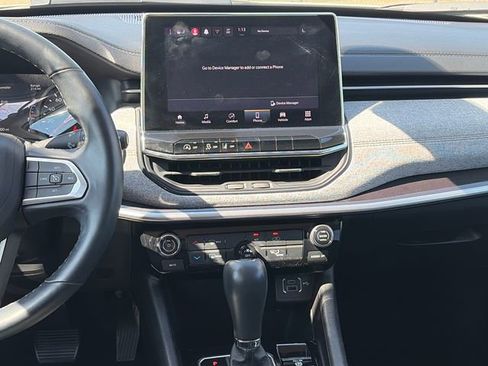 Used 2022 Jeep Compass Latitude image 14