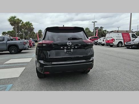 New 2026 Nissan Rogue SV FWD image 32