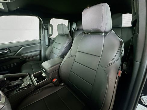 Used 2025 Toyota Tacoma TRD Off-Road image 19