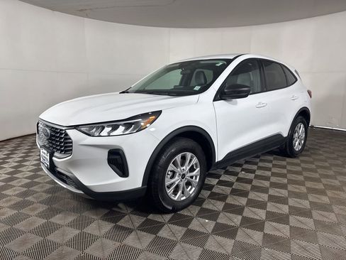 Used 2025 Ford Escape Active w/ Cold Weather Package image 7