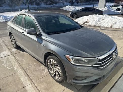 Certified 2021 Volkswagen Jetta SEL Premium image 3