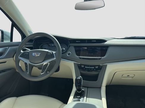 Used 2025 Cadillac XT5 Premium Luxury AWD/4WD image 14