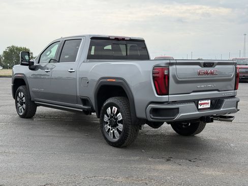 New 2026 GMC Sierra 2500 Denali w/ Denali Reserve Package image 5