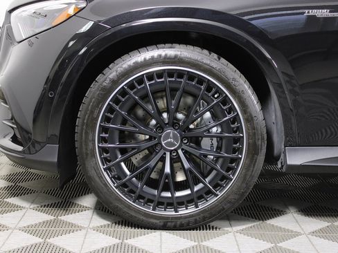 Certified 2025 Mercedes-Benz GLC 43 AMG 4MATIC image 32