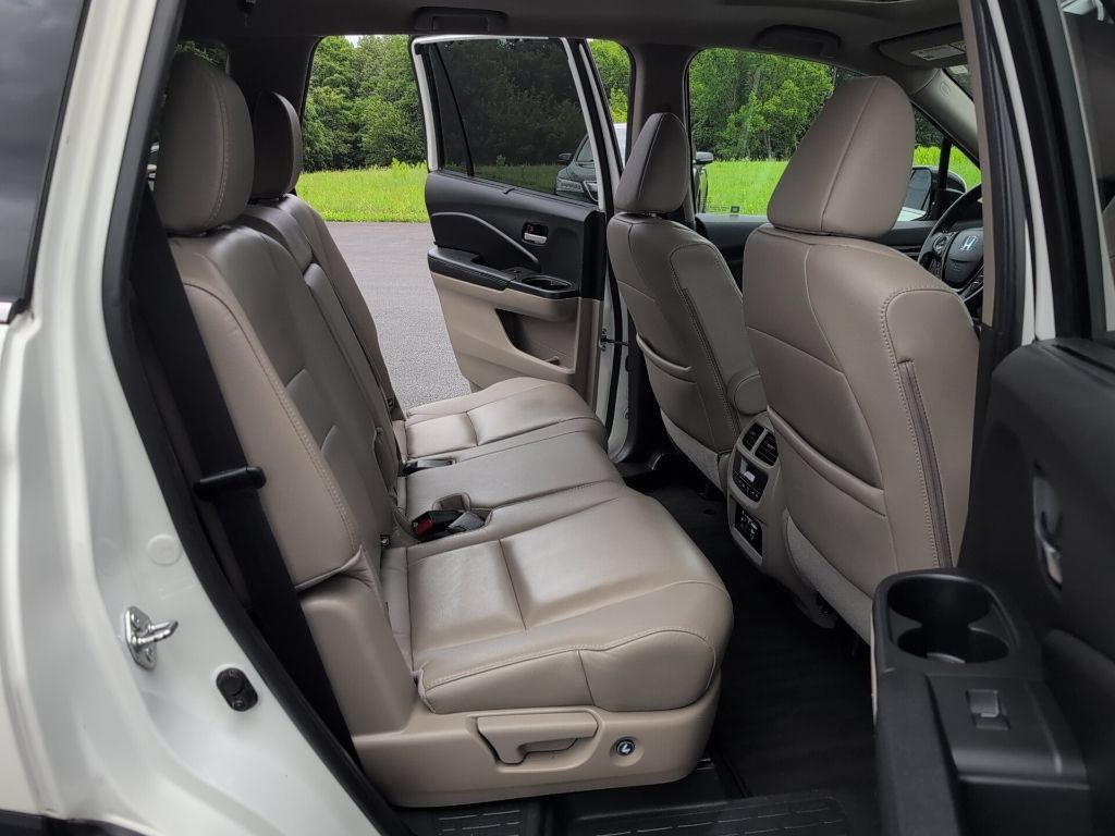 Used 2017 Honda Pilot Touring image 46