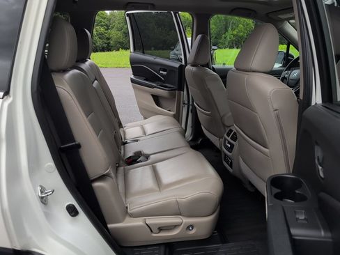 Used 2017 Honda Pilot Touring image 46
