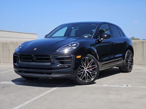 Certified 2024 Porsche Macan S AWD/4WD image 1