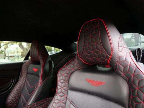 Used 2019 Aston Martin DBS Superleggera image 5