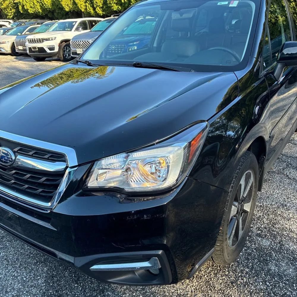 Used 2017 Subaru Forester 2.5i Limited AWD/4WD image 2