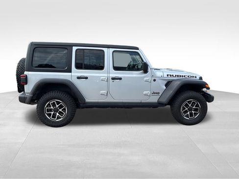 Used 2024 Jeep Wrangler Unlimited Rubicon AWD/4WD image 7