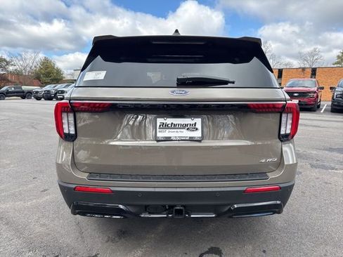 New 2026 Ford Explorer ST-Line w/ ST-Line Street Pack image 4