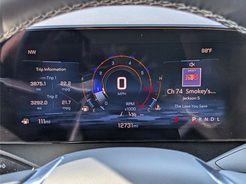 Used 2025 Chevrolet Traverse LT image 32