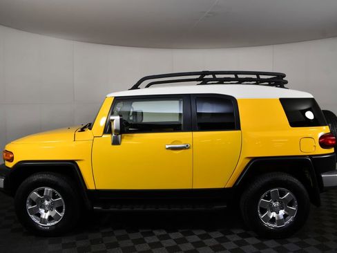 Used 2007 Toyota FJ Cruiser 4WD image 11