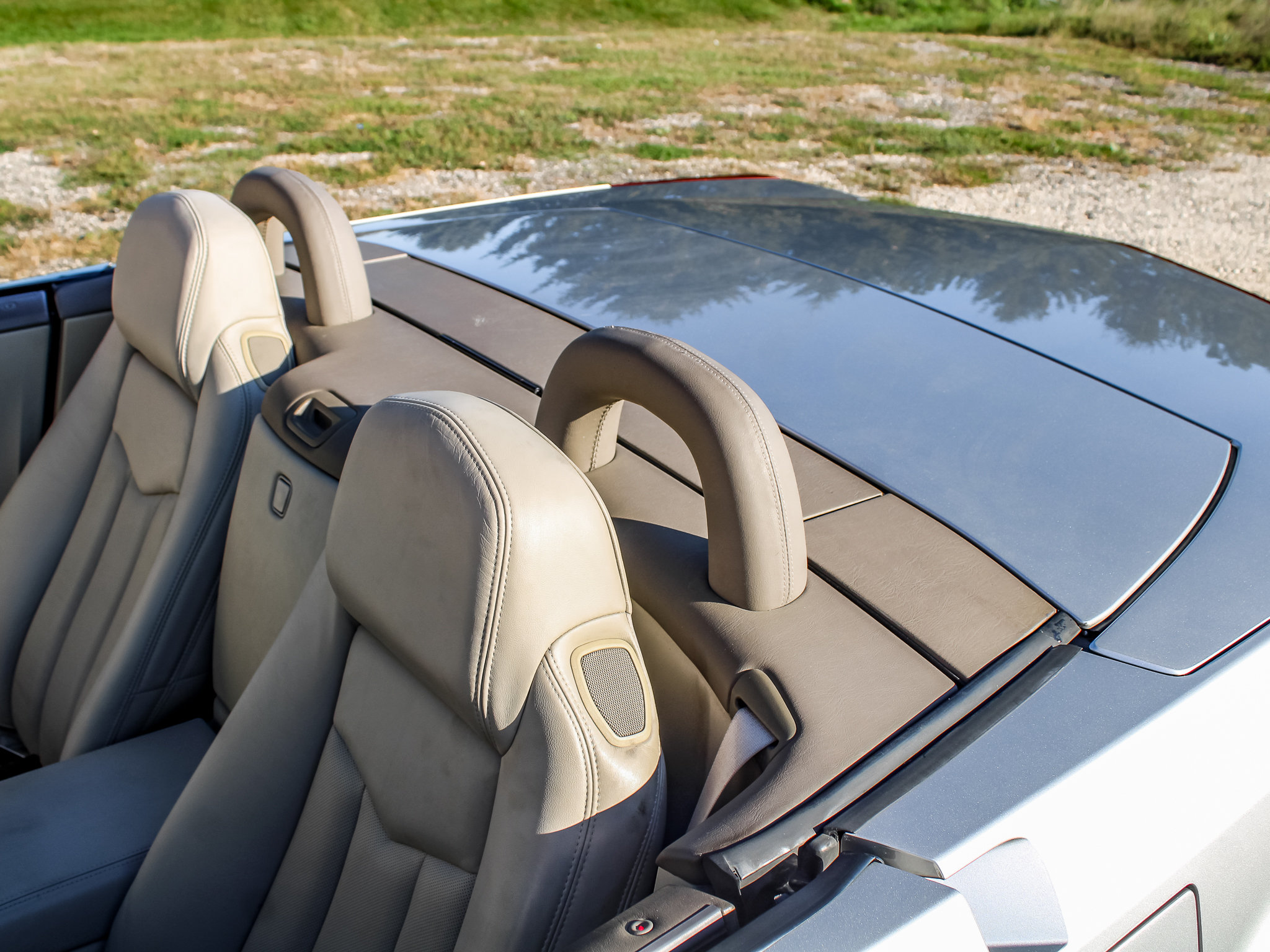 Used 2004 Cadillac XLR RWD image 16