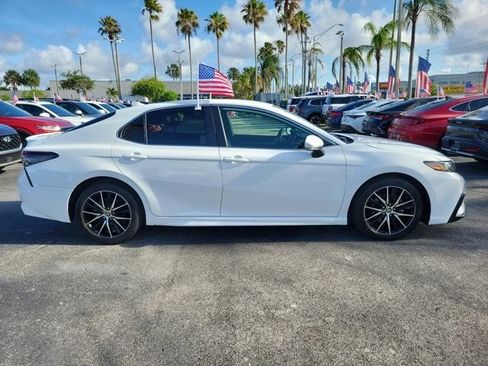 Used 2024 Toyota Camry SE FWD image 8