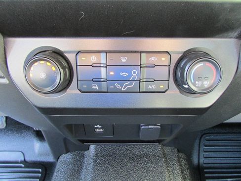 Used 2021 Ford F250 XL w/ Power Equipment Group RWD image 27