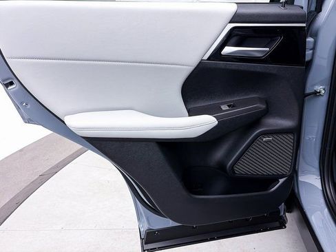 New 2026 Mitsubishi Outlander SE image 23