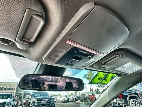 Used 2023 Toyota Camry SE image 19