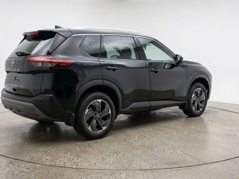 Used 2025 Nissan Rogue SV image 9