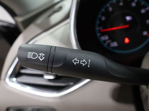 Used 2017 Chevrolet Malibu LT image 36