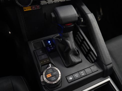 Certified 2025 Toyota 4Runner TRD Off-Road Premium image 27