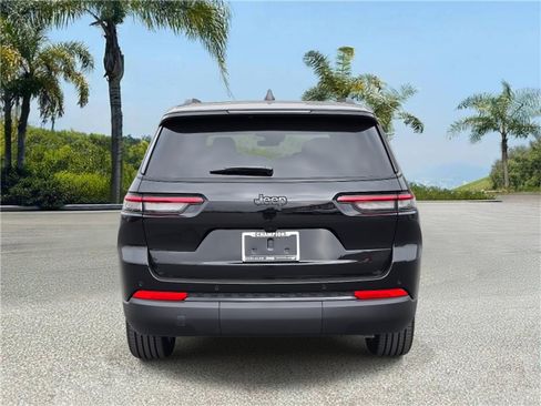 New 2025 Jeep Grand Cherokee L Altitude image 5
