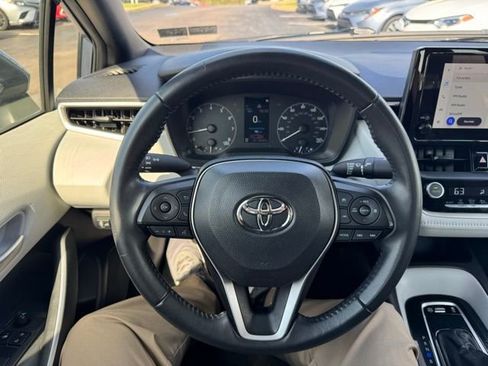Used 2024 Toyota Corolla SE w/ SE Convenience Package image 13