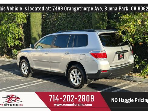 Used 2011 Toyota Highlander 2WD w/ Tech Pkg image 9