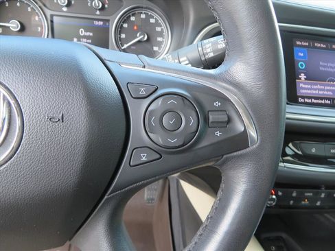 Used 2020 Buick Enclave Essence image 19