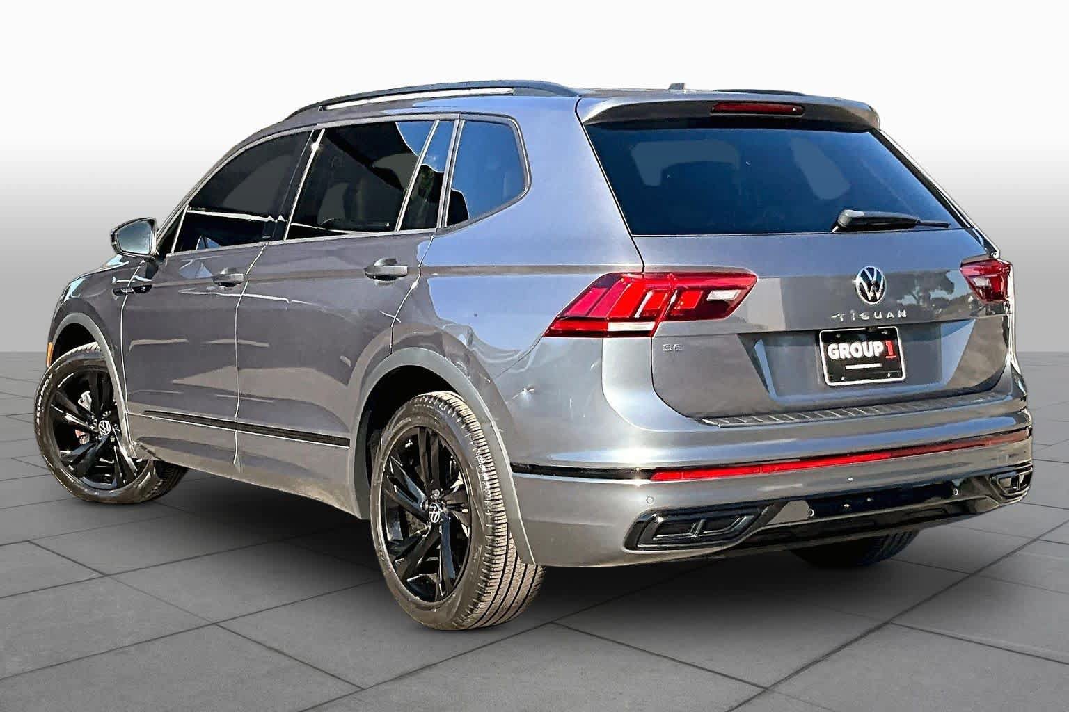 Used 2024 Volkswagen Tiguan SE R-Line FWD image 12
