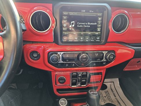 Used 2020 Jeep Wrangler Unlimited Sahara w/ Uconnect 4C Nav & Sound Group image 13