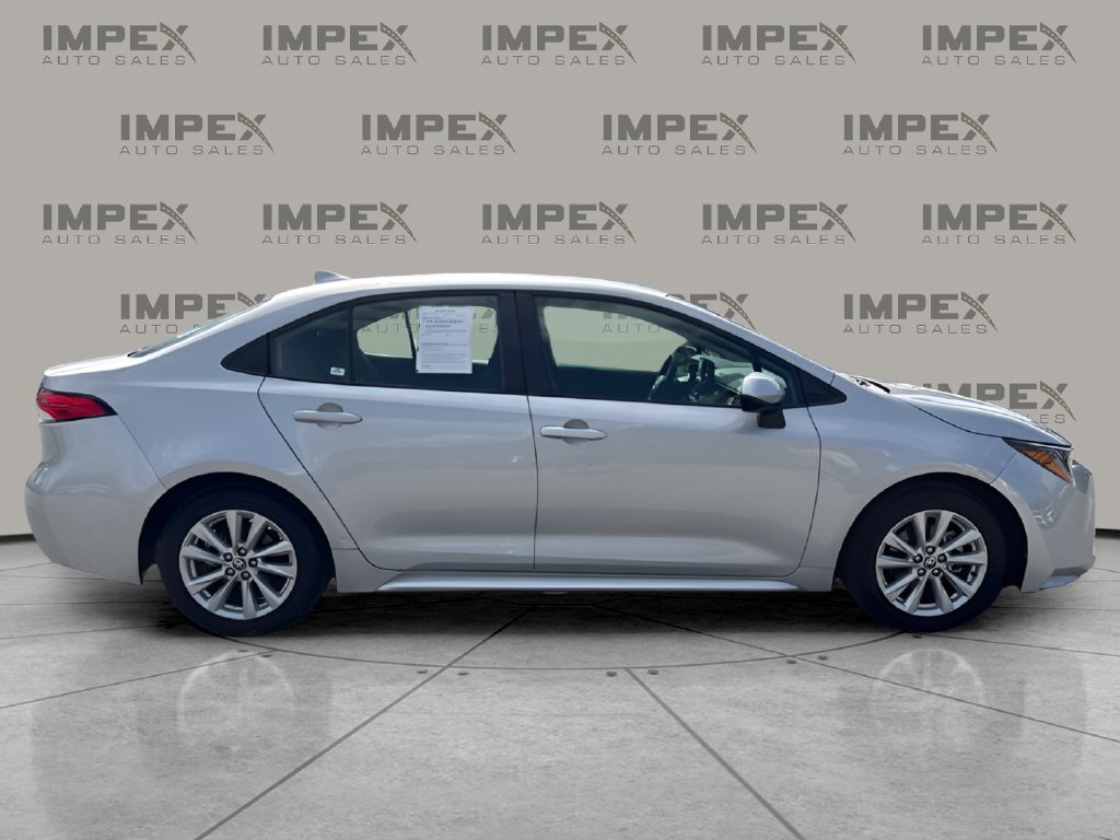 Used 2024 Toyota Corolla LE w/ LE Convenience Package FWD image 6