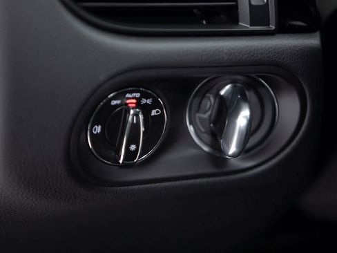 Certified 2025 Porsche Macan image 21