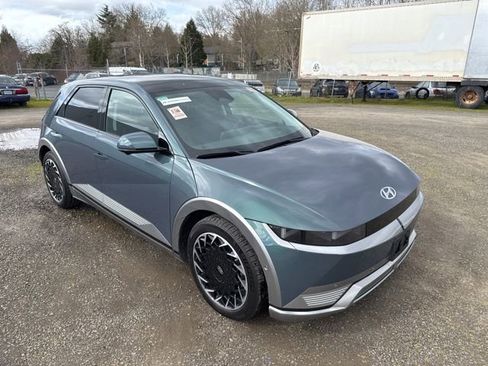 Used 2024 Hyundai Ioniq 5 Limited image 17