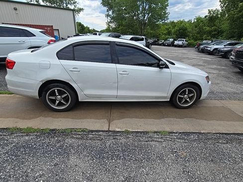 Used 2012 Volkswagen Jetta SE FWD image 9